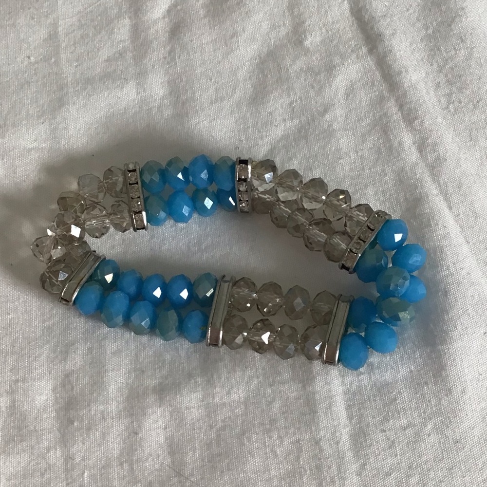 Blue & crystal stretch bracelet